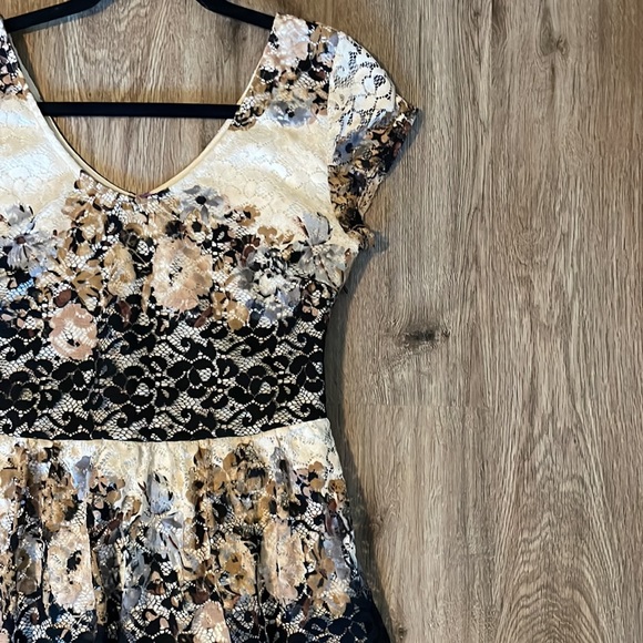 Topshop floral lace dress - Picture 2 of 3